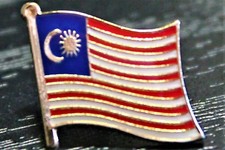 MALAYSIA Malaysian Metal Flag Lapel Pin Badge *NEW*MIX & MATCH BUY 3 GET 2 FREE picture