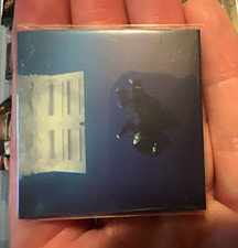 ZURU MINI BRANDS - Billie Eilish birds of a feather - mini brand Blue sleeve picture