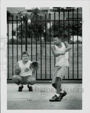 1994 Press Photo Julio Rodriguez, Walter Sanchez play stick ball at 29th Street picture