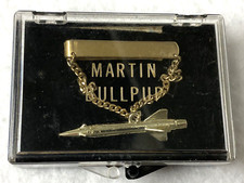 VINTAGE MARTIN BULLPUP MISSILE TIE CLIP,TACK,GOLD PLATE,MANUFACTURER GIFT,NAVY:) picture