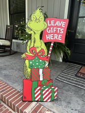 Dr. Seuss Whimsical Grinch Wooden Holiday Cutout – 