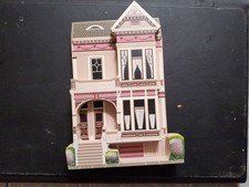 SHEILA'S COLLECTIBLES: Lot of 4; WEDDING CAKE,GOFFOS ,BRANDYWINE; CAPE HATTERAS  picture