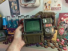 PIP-BOY Model 2000 Mk VI Fallout Working Screen, Glow Tubes, and Radio picture