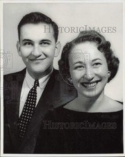 1956 Press Photo Erwin L. Treiger and fiancee Betty Lou Friedlander - lra44349 picture