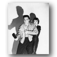 Elvis Presley Carolyn Jones Photo 8x10 King Creole 1958 Michael Curtiz Film-1 picture