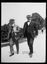 Photo:Sen. George Norris 1910s Walking in Suit Hat Parliamentary Figure picture