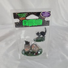 RETIRED 2013 Lemax 34611 WINE BARRELS Spooky Town Halloween Decor Black Cats New picture