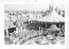 1956 Disneyland Photo Fantasyland Tea Cups 1st Anniversary Snapshot Jul 1956 picture
