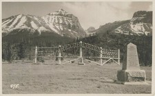 THE GREAT DIVIDE REAL PHOTO POSTCARD ALBERTA BRITISH COLUMBIA CANADA 1920s RPPC picture