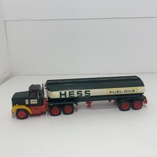 1977/78 Or 84 Hess 18 Wheeler Oil Tank Truck - Vintage - Exact Year Unknown picture