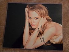 NICOLE KIDMAN Autographed 8 x 10 Color Photo picture