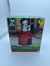 Snoopy Peanuts Woodstock Doghouse w/ Mistletoe Inflatable Lights Up Gemmy 2012 picture