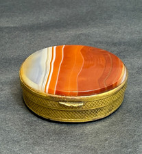 19c. Victorian Banded Carnelian Agate Oval Pill Snuff Box Miniature Gild Brass picture
