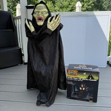 Tekky Toys Totally Ghoul Rising From Grave Vampire Animatronic WORKING HTF w Box picture