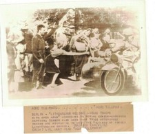 Lithuanians Welcome German Troops World War II Acme Telephoto  picture