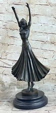Absolutely stunning art deco bronze statue inscribed by D. H. Chiparus. Huge picture