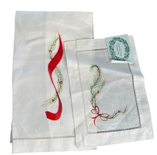 NEW Hand-Painted Holiday Linen Guest Towels Hemstitch Design unique holly nwt picture