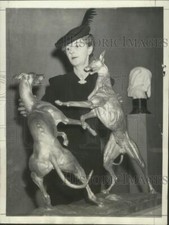 1938 Press Photo Mrs. Theodore Roosevelt Jr. at Arden Gallery, New York picture