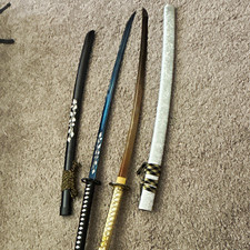 2 Katanas picture