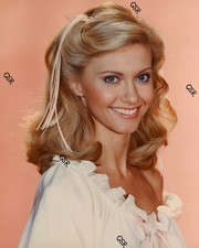 OLIVIA NEWTON JOHN - 8