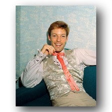Richard Chamberlain Photo 8x10 1970s Actor Waistcoat Cravat Period Costume picture