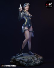 Lara Croft in Scuba Gear | High Quality Unpainted Resin Garage Kit 1:8 picture