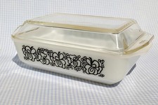 Vintage Crown [Agee] Pyrex Ovenware ‘Clover’ Oblong Casserole & Lid picture