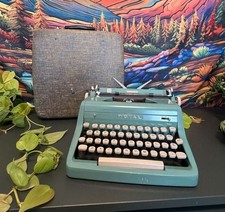 Vintage Royal Quiet De Luxe Portable Manual Typewriter in Green with Case picture