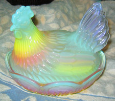 Rare Color Of Glass Hen on a Nest 2 piece 6.75 X5” Last ones picture