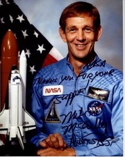 MICHAEL MIKE MCCULLEY Signed Autographed 8x10 NASA ASTRONAUT Litho Photo picture