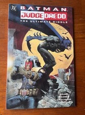 BATMAN JUDGE DREDD THE ULTIMATE RIDDLE # 1 NM NEWSSTAND COPY DC COMICS 1995 picture