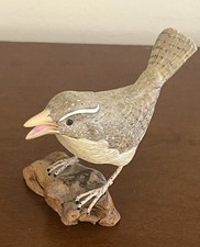 Hand Carved 1994 White-Throated Sparrow Bird Figurine Signed & Hand Painted picture