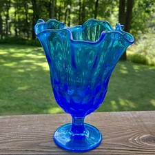 Vintage Fenton colonial blue thumbprint handkerchief pedestal ruffled rim vase picture