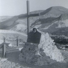 c1950s Desert Memorial Cross Stone Cairn Plaque Snapshot Photo Mountain Overlook picture