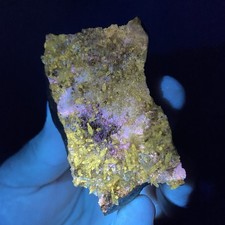 Petroleum-Included Quartz Uv Reactive Specimen 120 Grams El Potosi Mine picture