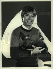 1984 Press Photo John Denver wins awards at The 26th Annual Grammy Awards picture