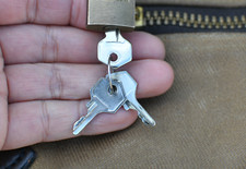 (Three Keys)  for Filson: Master Key Color: Silver  $22  No Lock picture