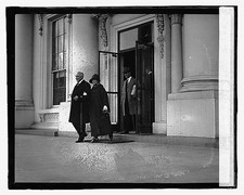 Photo:Harding & Mrs. Harding, [3/5/23] picture