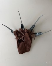 1997 Freddy's Glove from A Nightmare on Elm Street: Paper Magic Group: picture