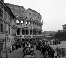 WW2 Photo WWII Allied Forces Reach Colosseum Rome Italy 1944 World War Two/1425A picture