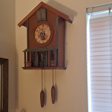 ** WOW**BEAUTIFUL JOHN WAYNE COCKOO CLOCK (works great)...Very Nice** picture