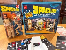 1976 Mattel Space 1999 Moon Base Alpha Playset COMPLETE + CMDR Koenig Figure MOC picture