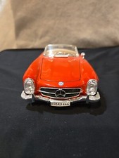 BURAGO 1:18 MERCEDES BENZ RED CONVERTIBLE 300SL ROADSTER. 1957 - Excellent picture
