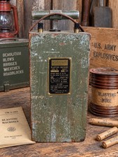 WWII US ARMY ANTIQUE Dynamite BLASTING MACHINE 50 CAP FIDELITY ELECTRIC Mining picture