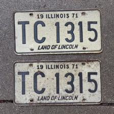 1971 Illinois License Plate Pair Auto Tag Garage Decor Vintage TC 1315 picture