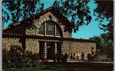 Kansas City KS-Kansas, Swope Park Zoo, Animal Pavilion, Vintage Postcard picture