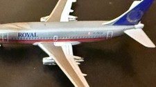 Aeroclassics Royal Airlines Boeing 737-200 Hybrid C-FRYH Diecast 1/400 Jet Model picture