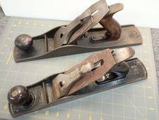 PAIR Stanley Planes No 5 1/2 C Corrugated & No 5 Tall Knob Old Barn Find Nice KG picture