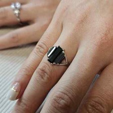 BLACK BAGUETTE RING picture