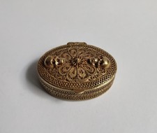 ANTIQUE VICTORIAN MEMENTO MORI GOLD PLATED SILVER FILIGREE PILL BOX WITH SKULLS picture
